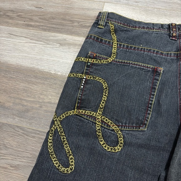 Ruthless Art chain jorts - Picture 4 of 9